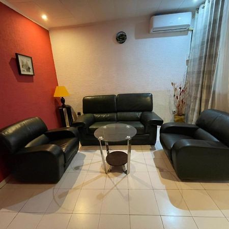 Homestay Studio Yaoundé Esterno foto