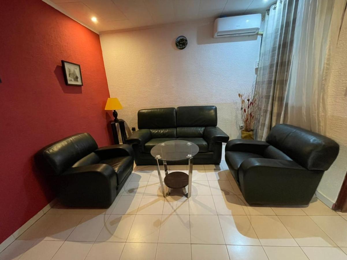 Homestay Studio Yaoundé Esterno foto